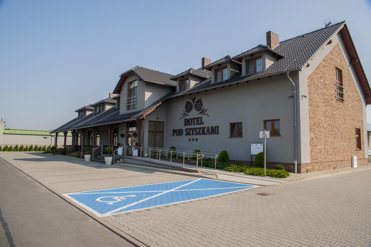 Hotel Pod Szyszkami Kozmin ภายนอก รูปภาพ