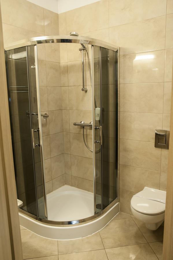 Hotel Pod Szyszkami Kozmin ภายนอก รูปภาพ